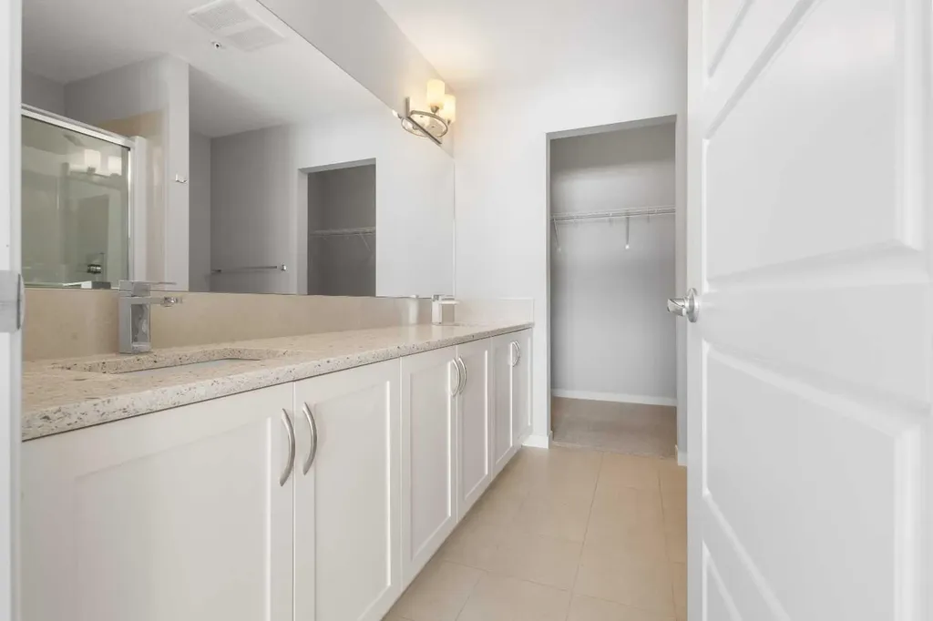 20 Seton Park SE Calgary AB T3M 2V4