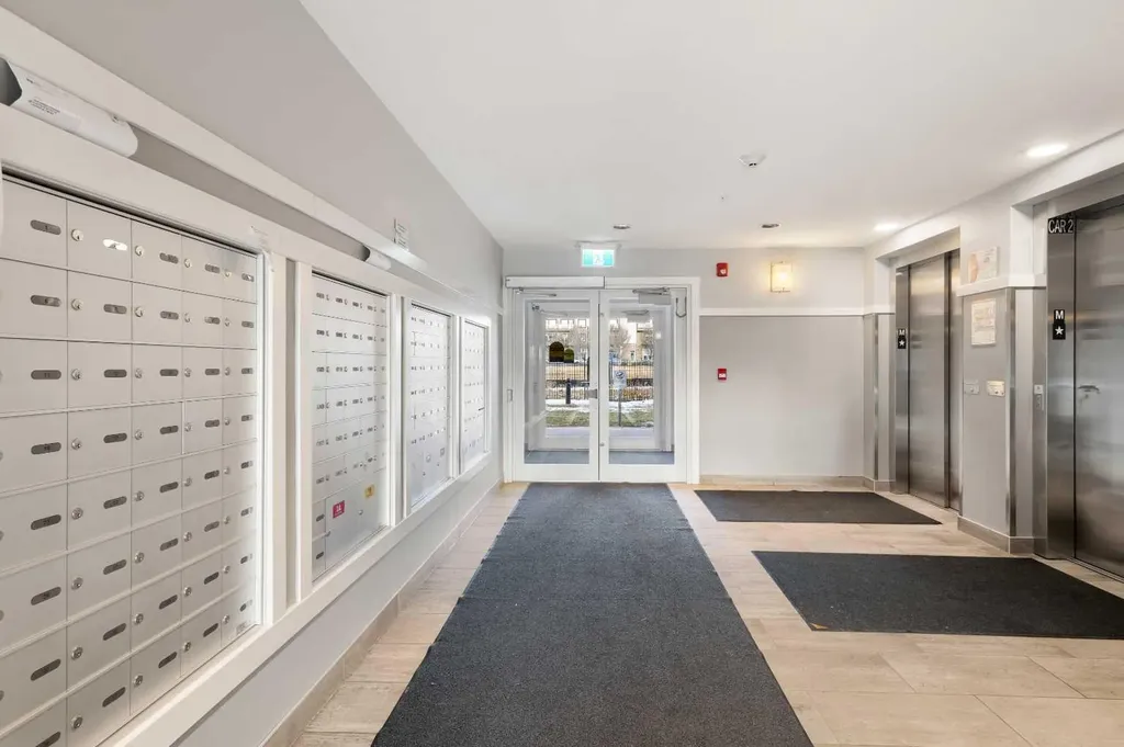 20 Seton Park SE Calgary AB T3M 2V4