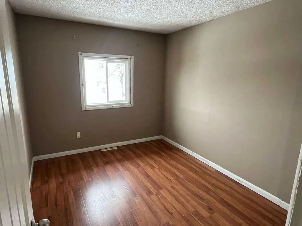 1824 41 Street SE Calgary AB T2B 1C3