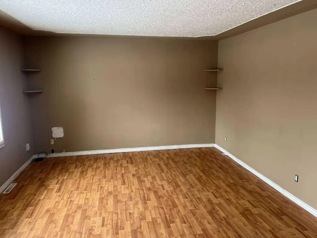1824 41 Street SE Calgary AB T2B 1C3