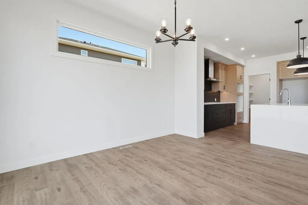 731 Langley Terrace SE Airdrie AB T4A3R1
