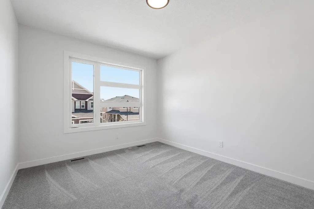 731 Langley Terrace SE Airdrie AB T4A3R1