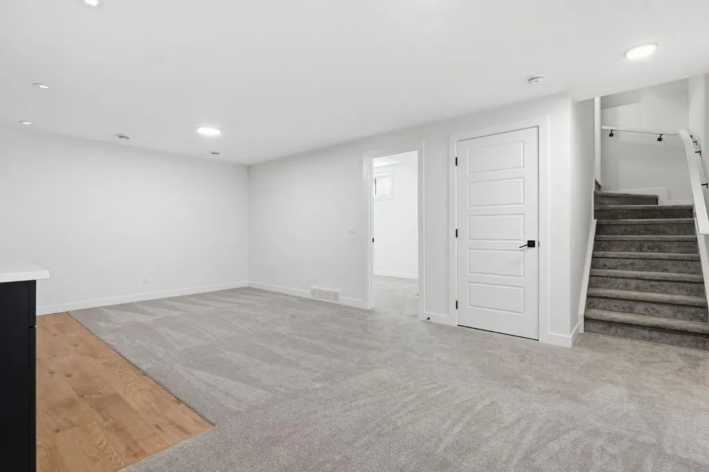 731 Langley Terrace SE Airdrie AB T4A3R1