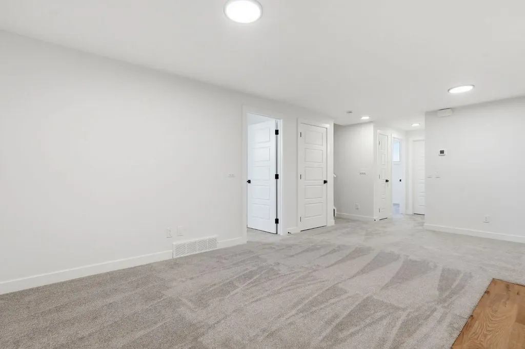 731 Langley Terrace SE Airdrie AB T4A3R1