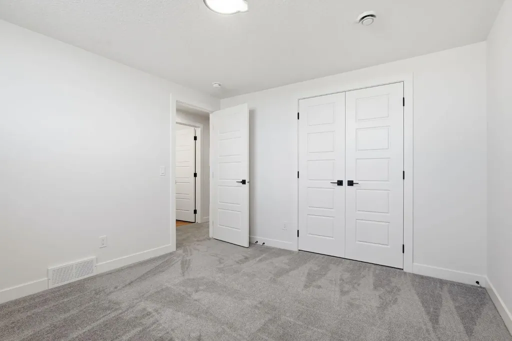 731 Langley Terrace SE Airdrie AB T4A3R1