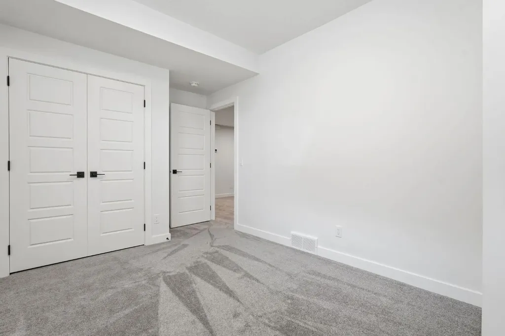731 Langley Terrace SE Airdrie AB T4A3R1
