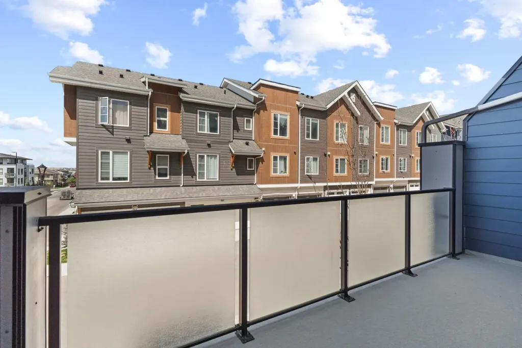 241 Livingston Common NE Calgary AB T3P 1K1