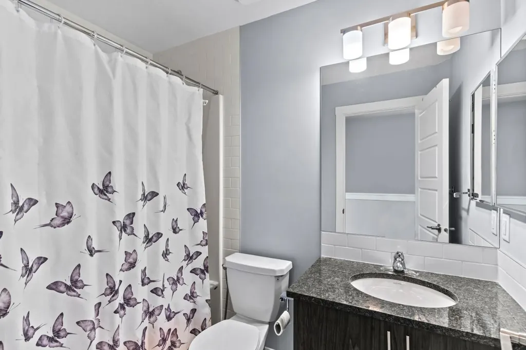 241 Livingston Common NE Calgary AB T3P 1K1