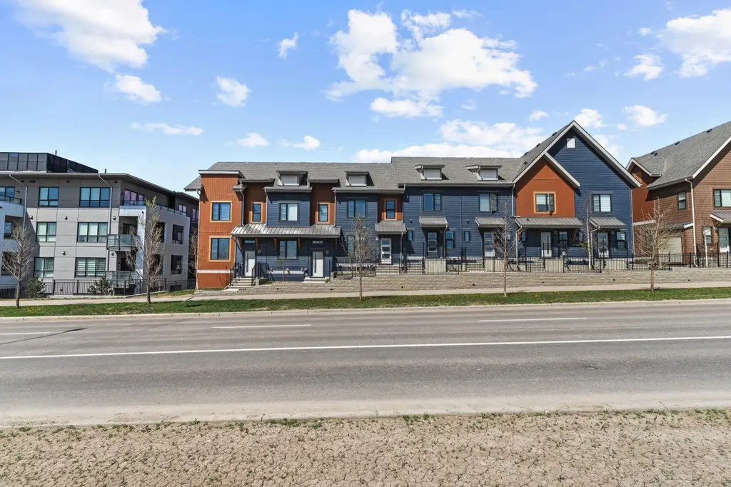 241 Livingston Common NE Calgary AB T3P 1K1