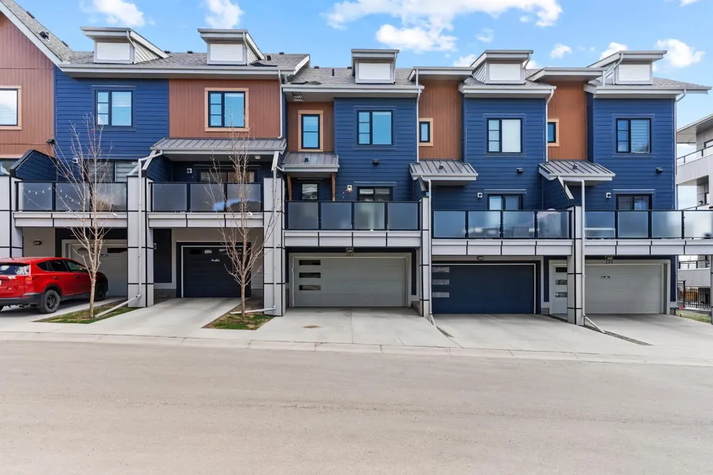 241 Livingston Common NE Calgary AB T3P 1K1