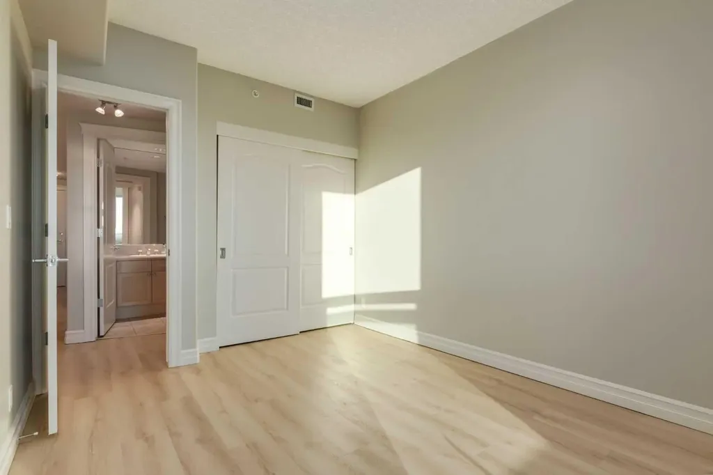 836 15 Avenue SW Calgary AB T2R1S2