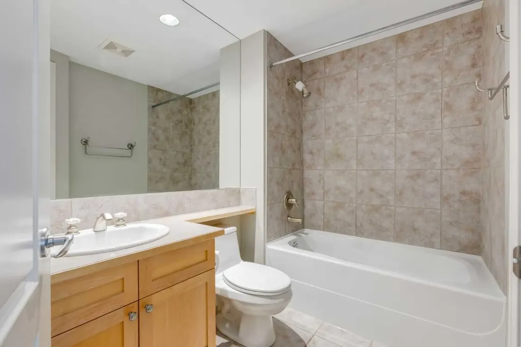 836 15 Avenue SW Calgary AB T2R1S2