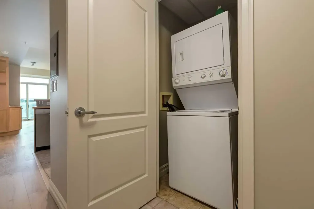 836 15 Avenue SW Calgary AB T2R1S2
