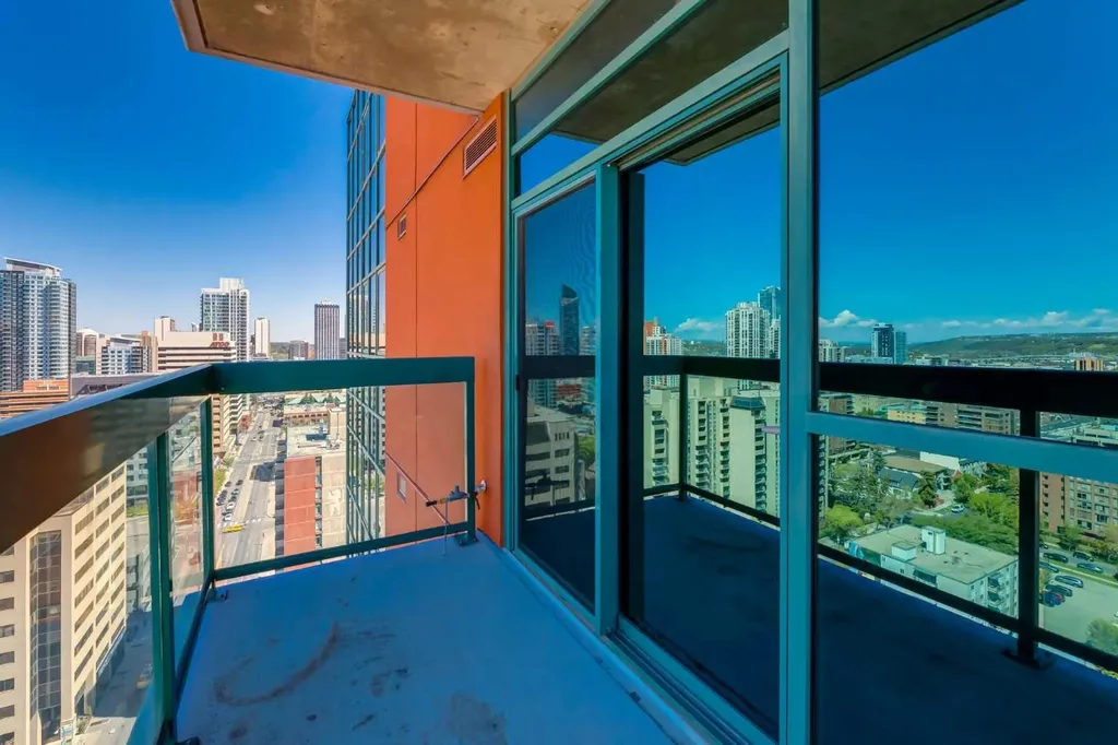 836 15 Avenue SW Calgary AB T2R1S2