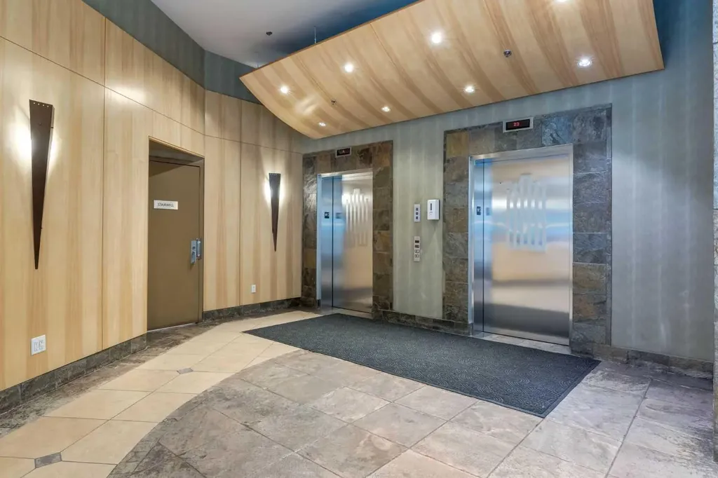 836 15 Avenue SW Calgary AB T2R1S2