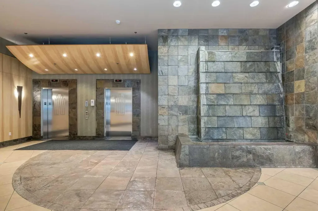 836 15 Avenue SW Calgary AB T2R1S2