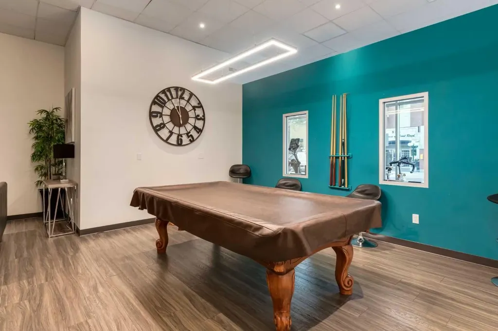 836 15 Avenue SW Calgary AB T2R1S2