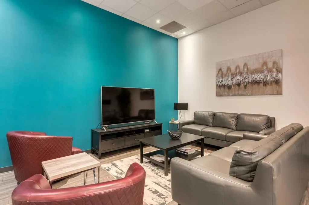 836 15 Avenue SW Calgary AB T2R1S2