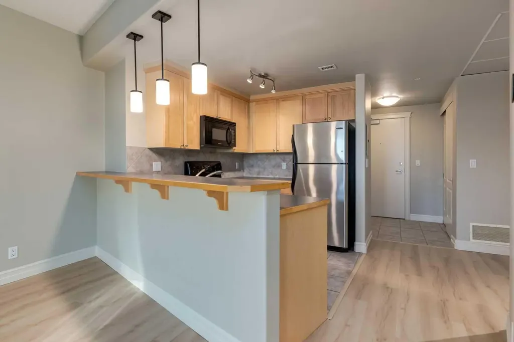 836 15 Avenue SW Calgary AB T2R1S2