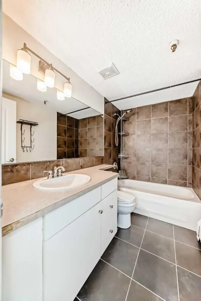 647 1 Avenue NE Calgary AB T2E0B5