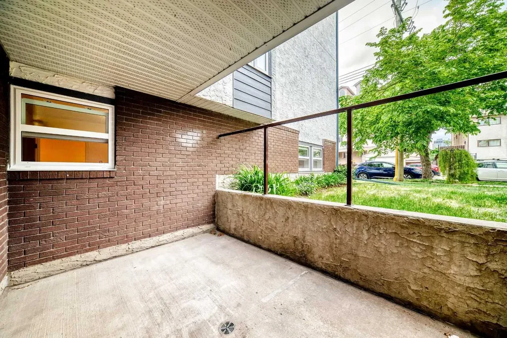 647 1 Avenue NE Calgary AB T2E0B5
