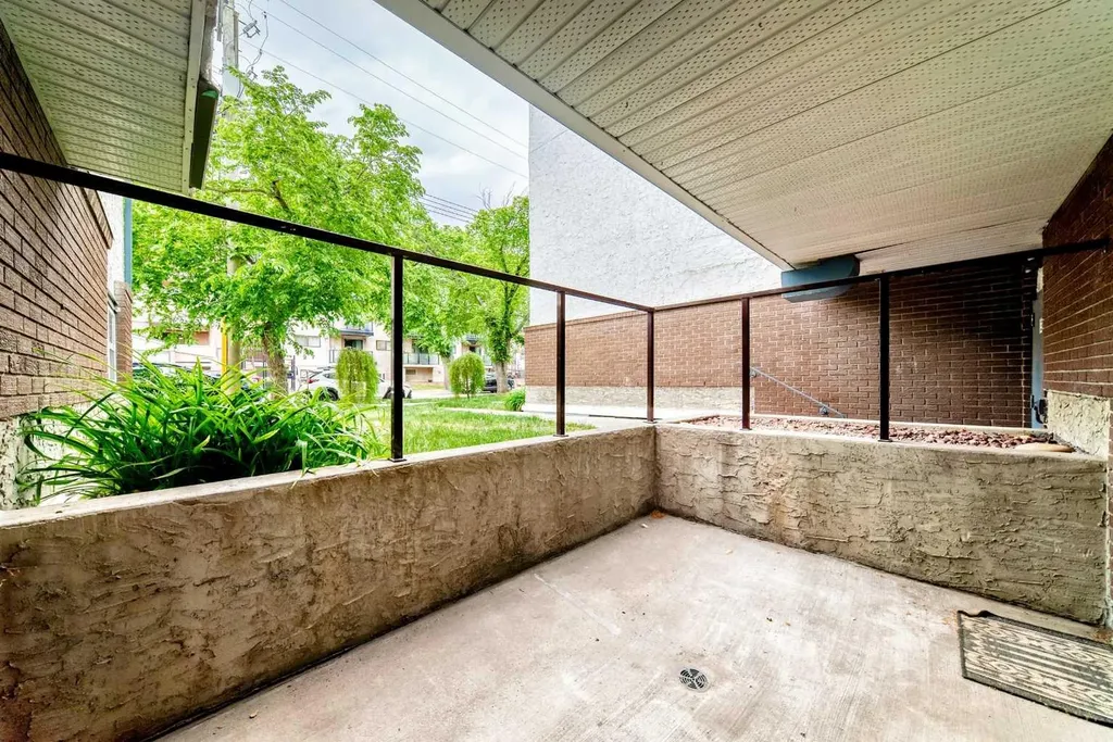 647 1 Avenue NE Calgary AB T2E0B5