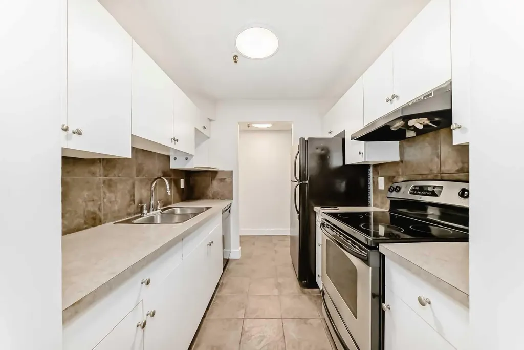 647 1 Avenue NE Calgary AB T2E0B5