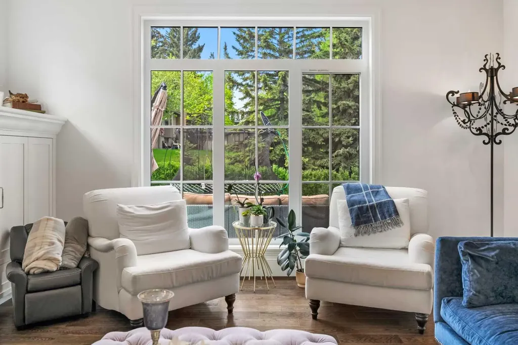 3731 37 Street NW Calgary AB T2L 2J2