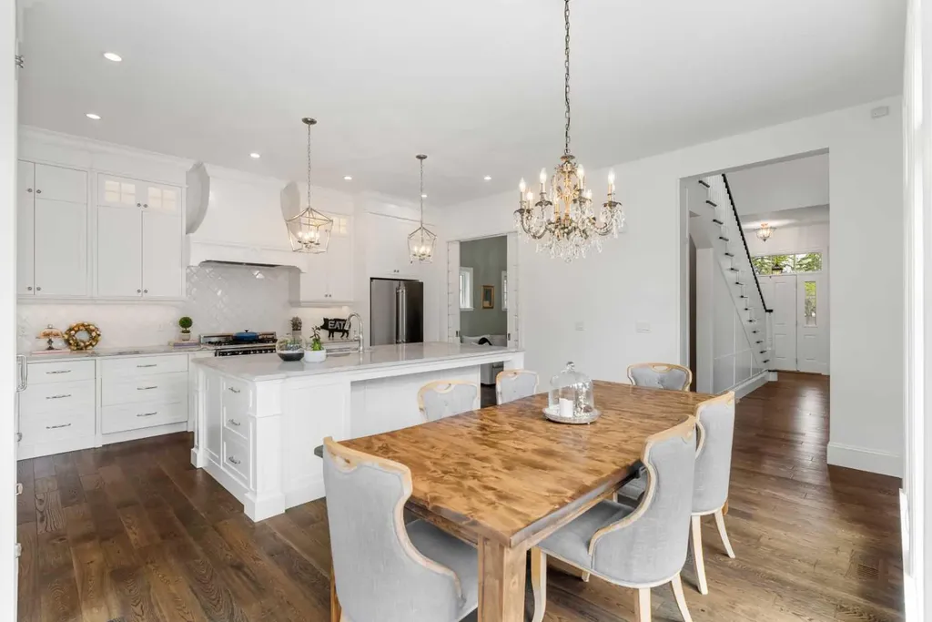 3731 37 Street NW Calgary AB T2L 2J2