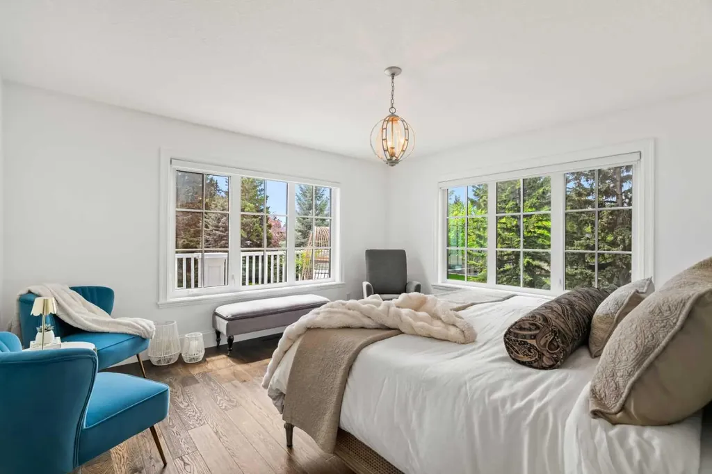 3731 37 Street NW Calgary AB T2L 2J2
