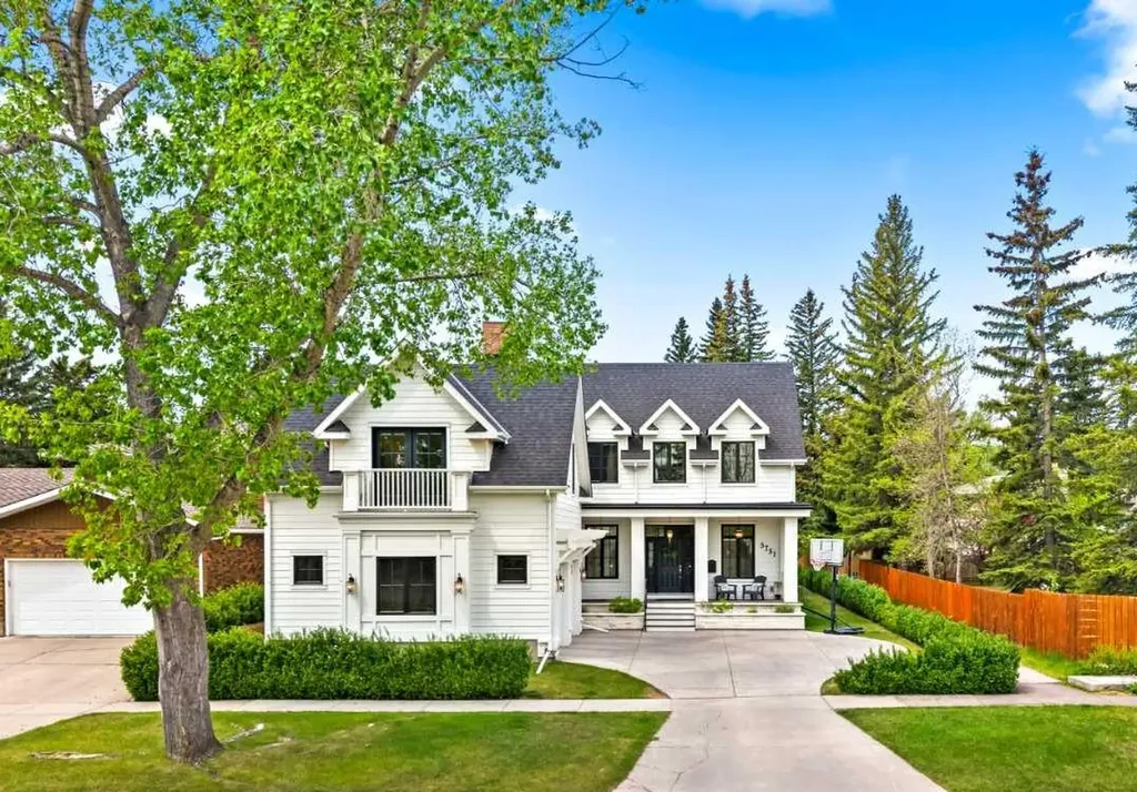 3731 37 Street NW Calgary AB T2L 2J2