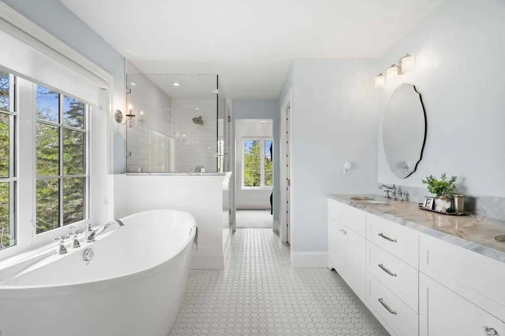 3731 37 Street NW Calgary AB T2L 2J2