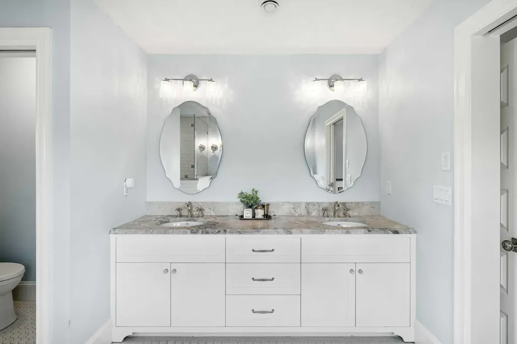 3731 37 Street NW Calgary AB T2L 2J2