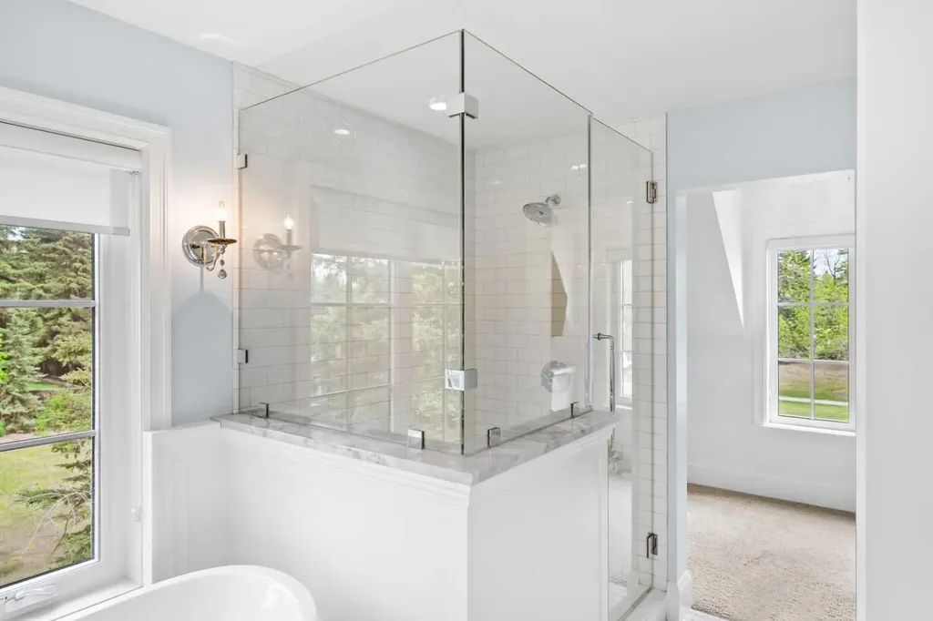 3731 37 Street NW Calgary AB T2L 2J2