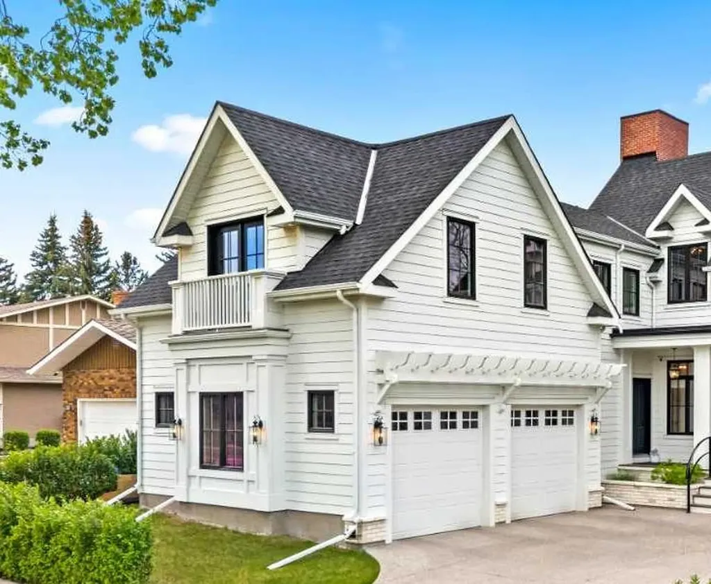 3731 37 Street NW Calgary AB T2L 2J2