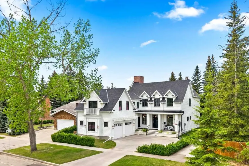 3731 37 Street NW Calgary AB T2L 2J2