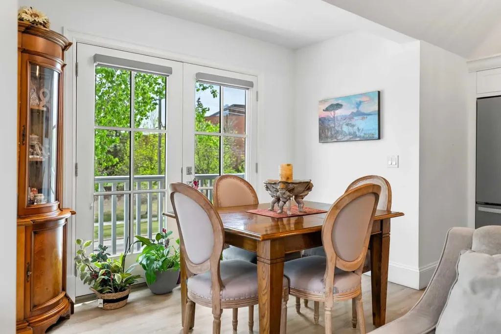 3731 37 Street NW Calgary AB T2L 2J2