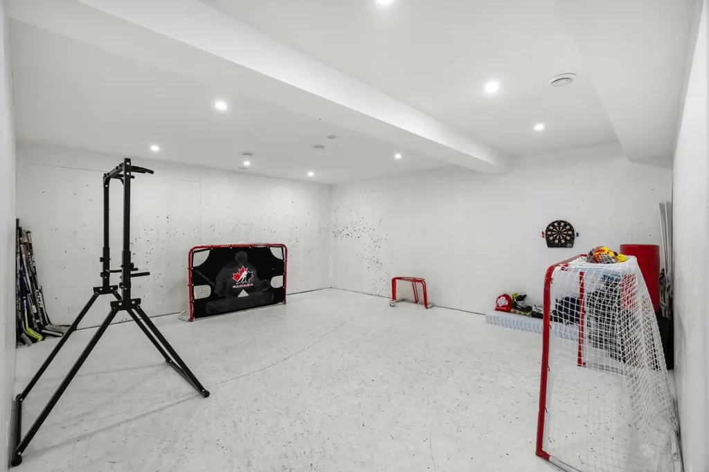 3731 37 Street NW Calgary AB T2L 2J2