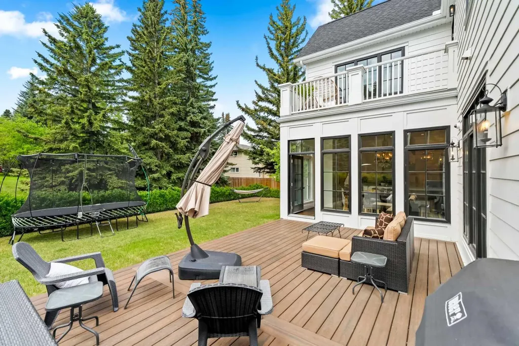 3731 37 Street NW Calgary AB T2L 2J2