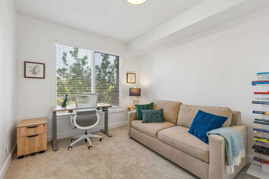 1321 Kensington Close NW Calgary AB T2N 3J6