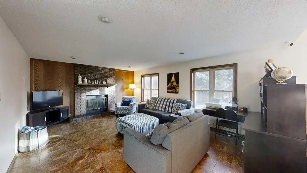 42 Ridgewood Boulevard W Lethbridge AB T1K 6B9