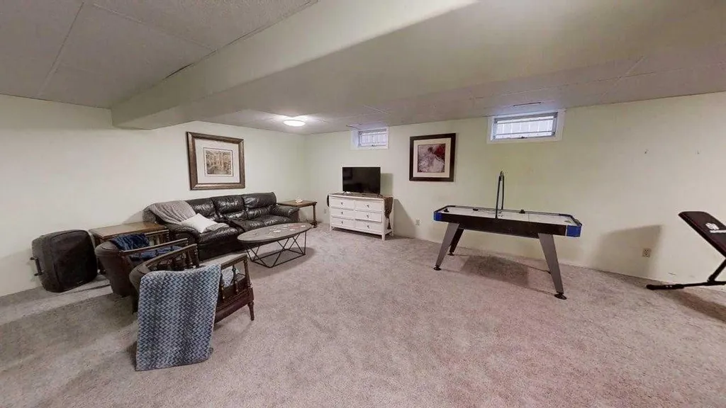 42 Ridgewood Boulevard W Lethbridge AB T1K 6B9