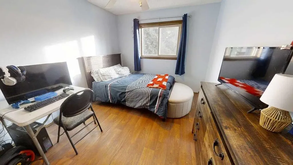 42 Ridgewood Boulevard W Lethbridge AB T1K 6B9