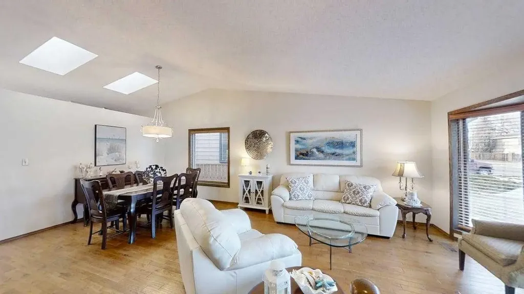 42 Ridgewood Boulevard W Lethbridge AB T1K 6B9