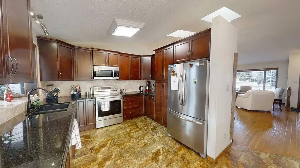 42 Ridgewood Boulevard W Lethbridge AB T1K 6B9