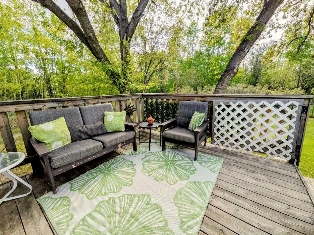 4814 52 Street Eaglesham AB T0H 1H0
