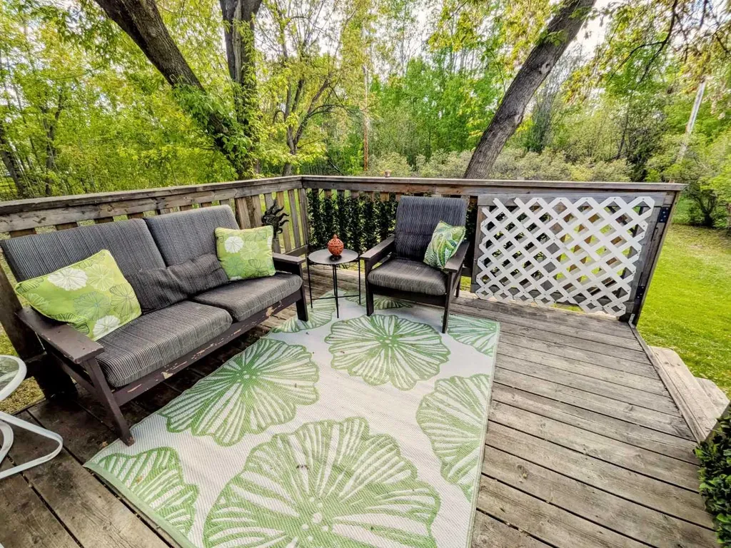4814 52 Street Eaglesham AB T0H 1H0