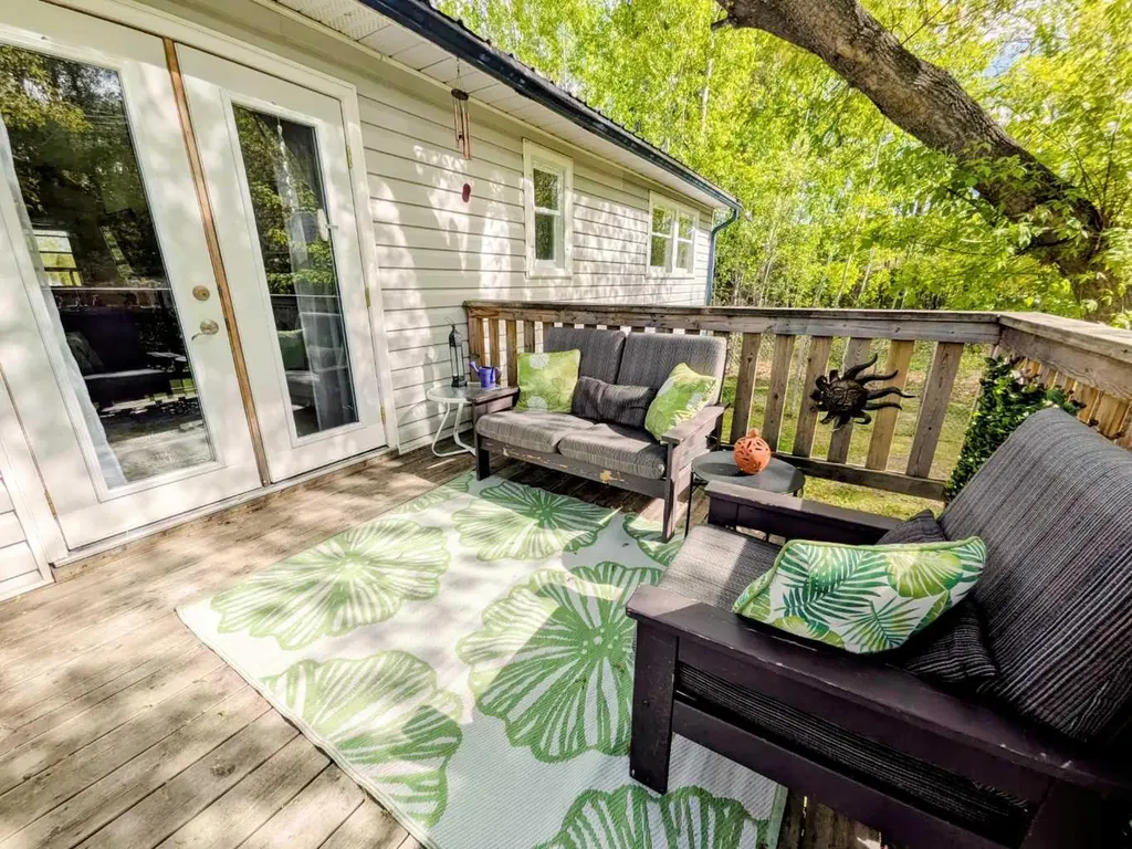 4814 52 Street Eaglesham AB T0H 1H0