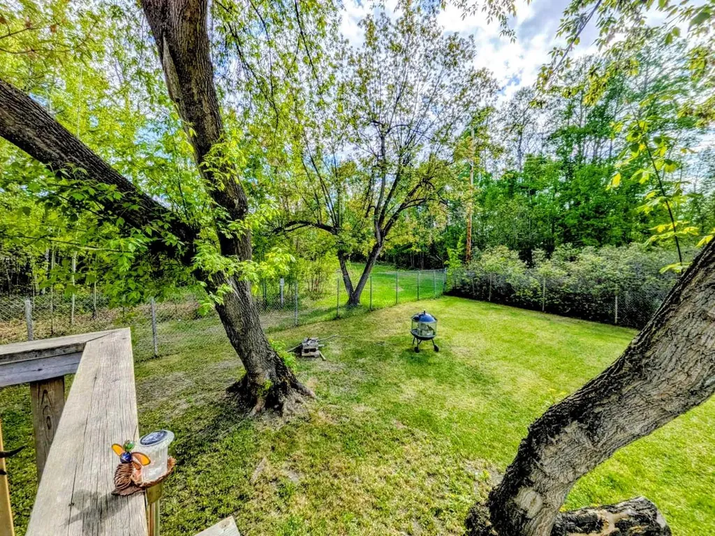 4814 52 Street Eaglesham AB T0H 1H0