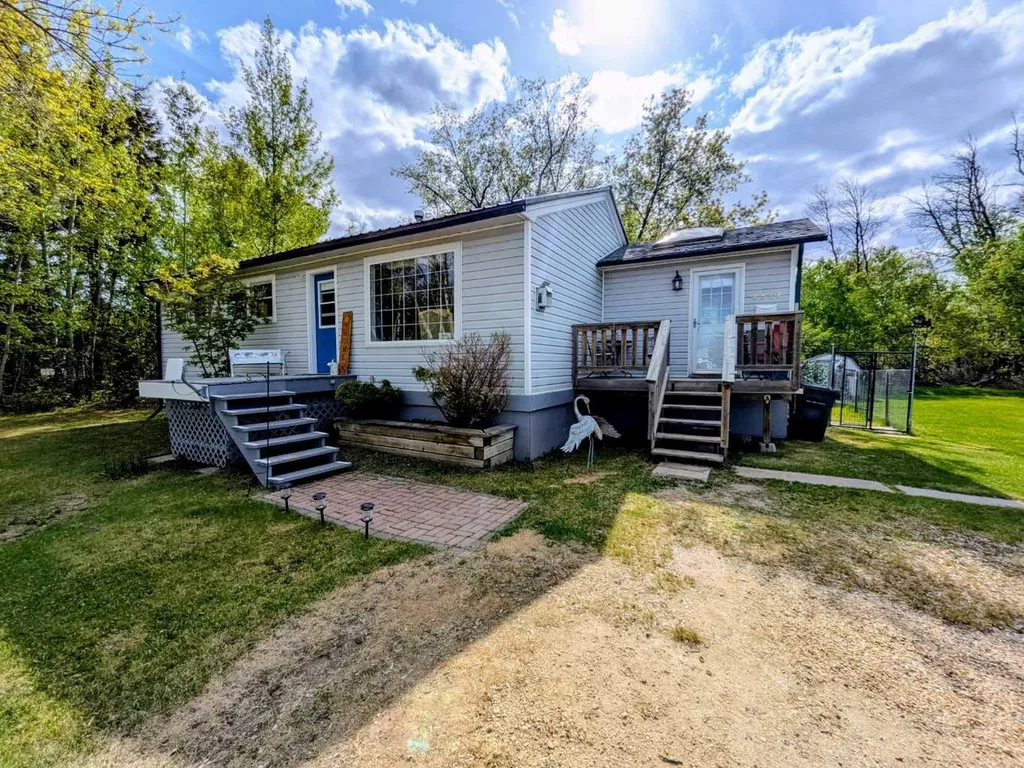 4814 52 Street Eaglesham AB T0H 1H0